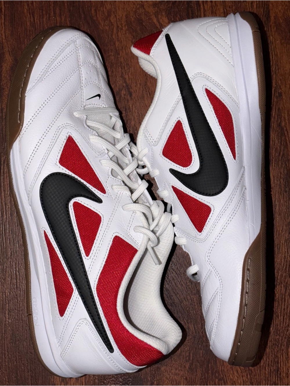 Nike Men’s White Red Sneakers with Black Swoosh